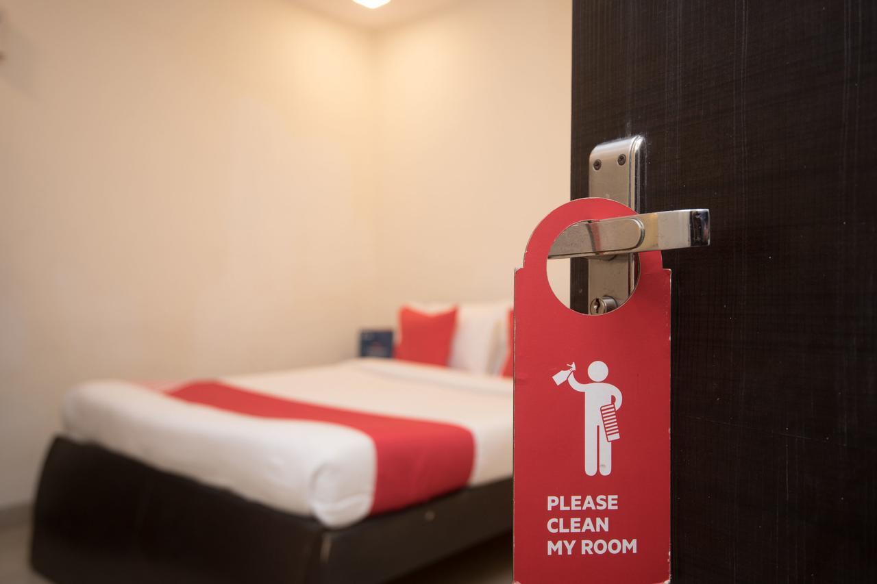 מומביי Oyo 10103 Hotel Aviva מראה חיצוני תמונה