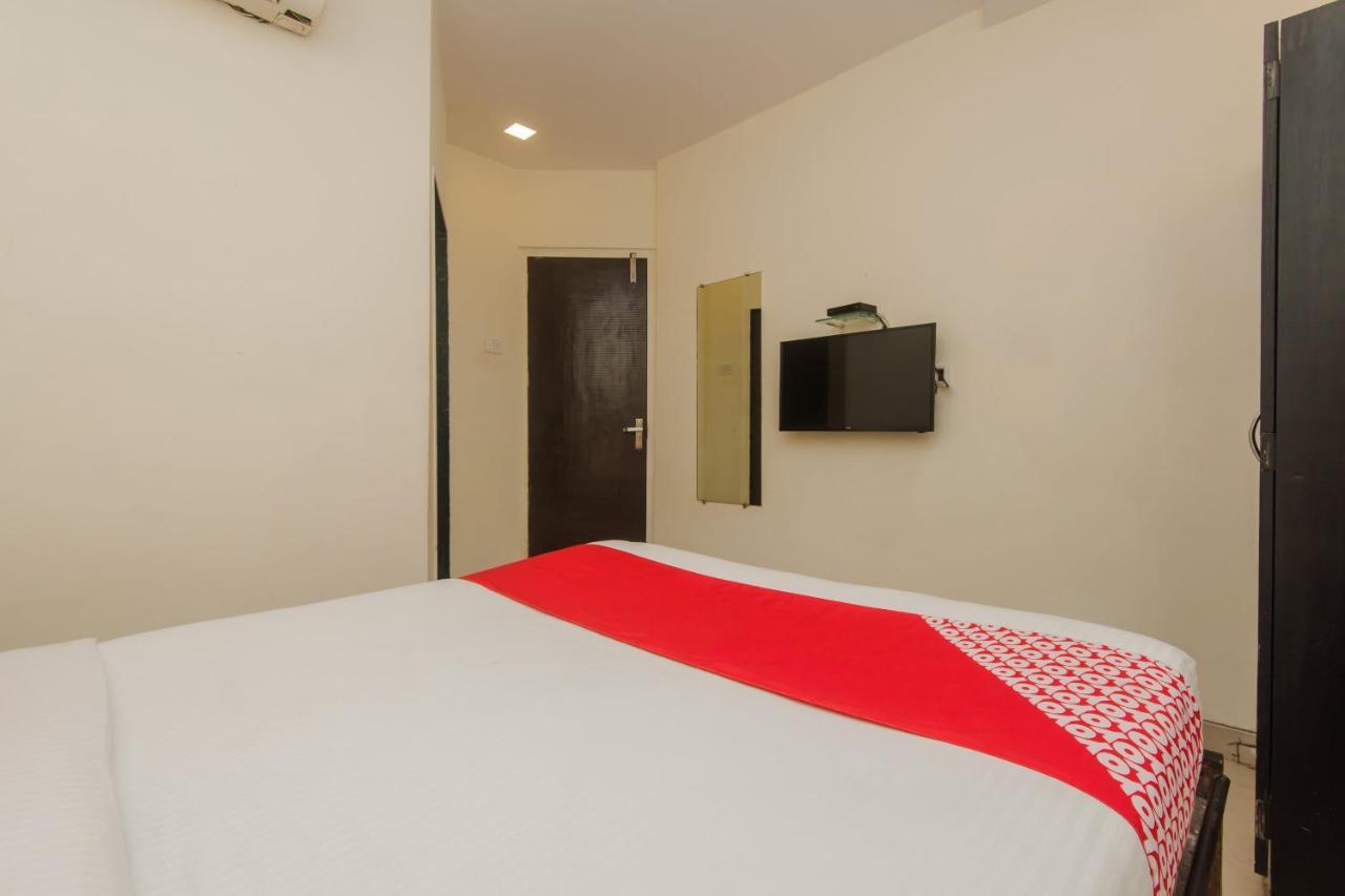 מומביי Oyo 10103 Hotel Aviva מראה חיצוני תמונה